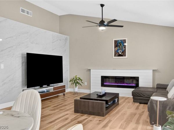 9621 Blue Bell Drive, Las Vegas, NV 89134