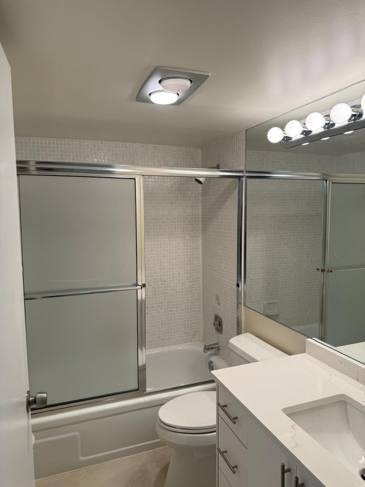 400 Village Green Circle W, Unit 105, Palm Springs, FL 33461 Photo
