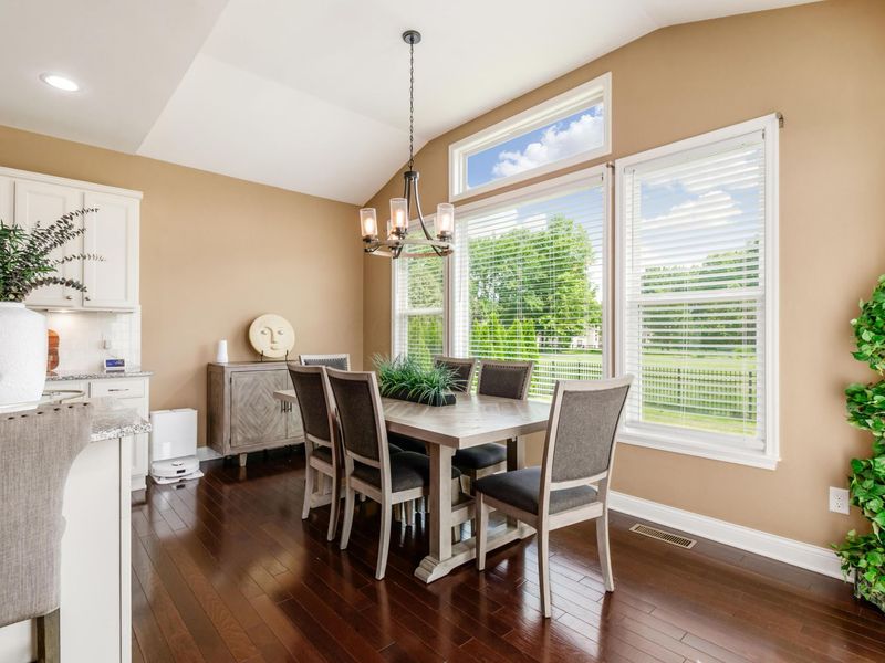8520 Coldwater Drive, Powell, OH 43065 Photo 4