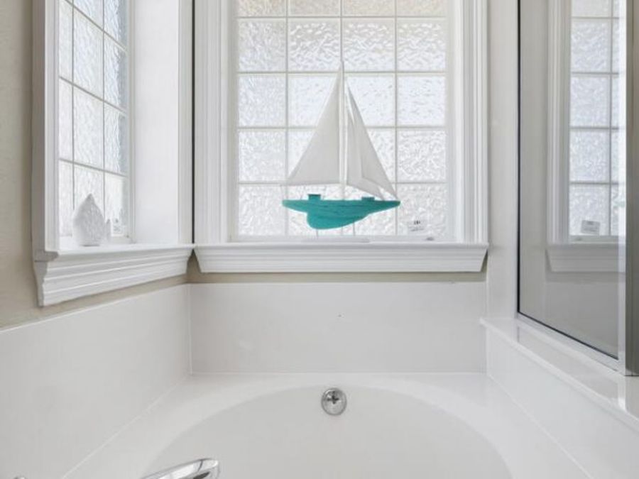 Property Image 100
