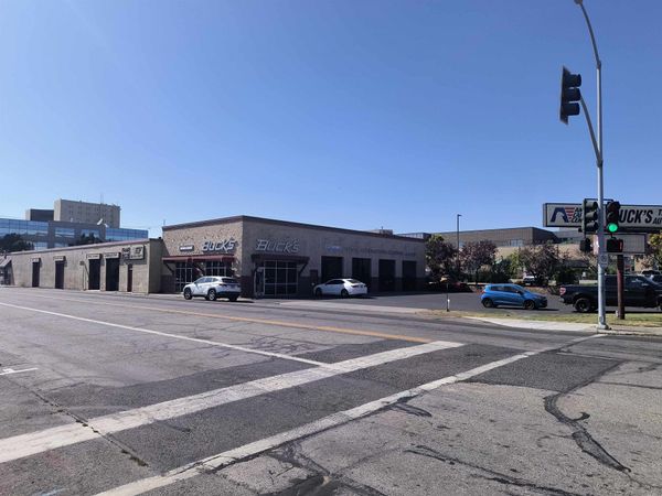 902 N Monroe St, Spokane, WA 99201
