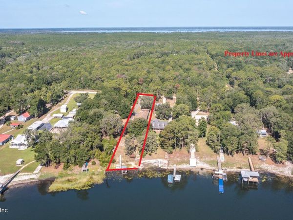 8443 LILY LAKE Road, Melrose, FL 32666