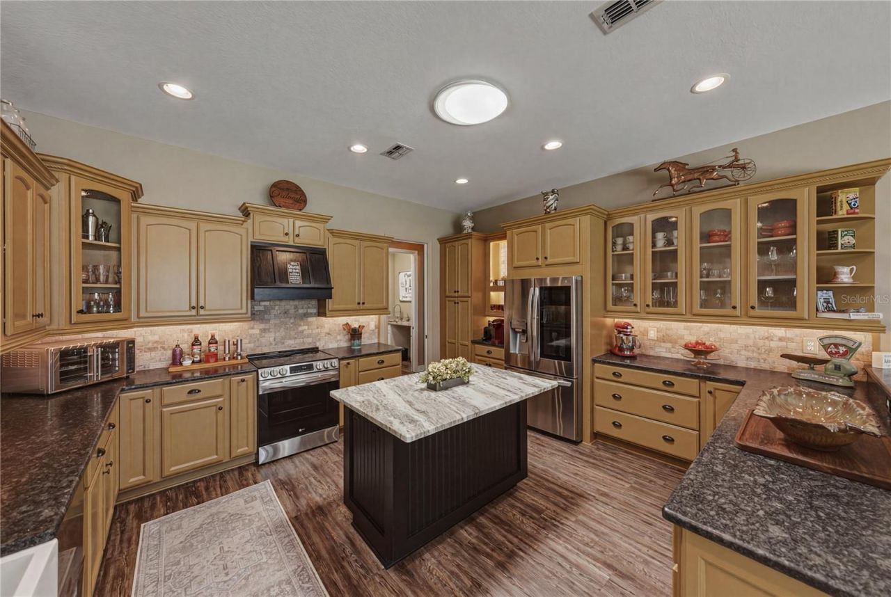 37405 Highridge Drive, Dade City, FL 33525 Photo