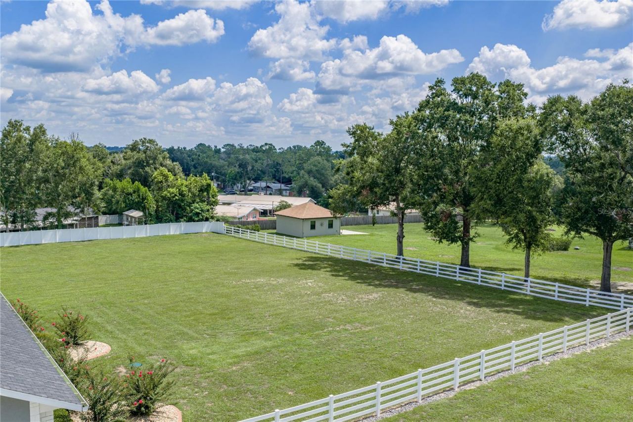 37405 Highridge Drive, Dade City, FL 33525 Photo