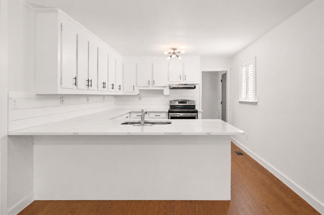 101 Lake Drive Photo 12