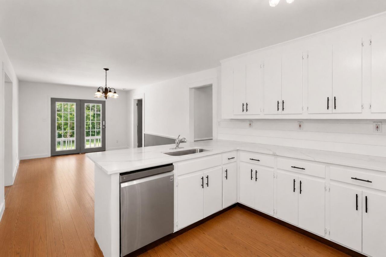 101 Lake Drive Photo 14