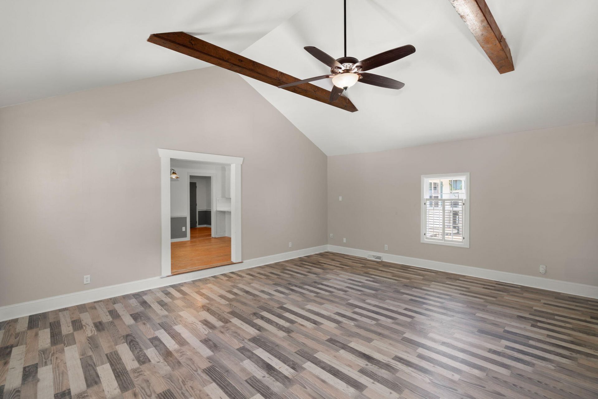 101 Lake Drive Photo 16