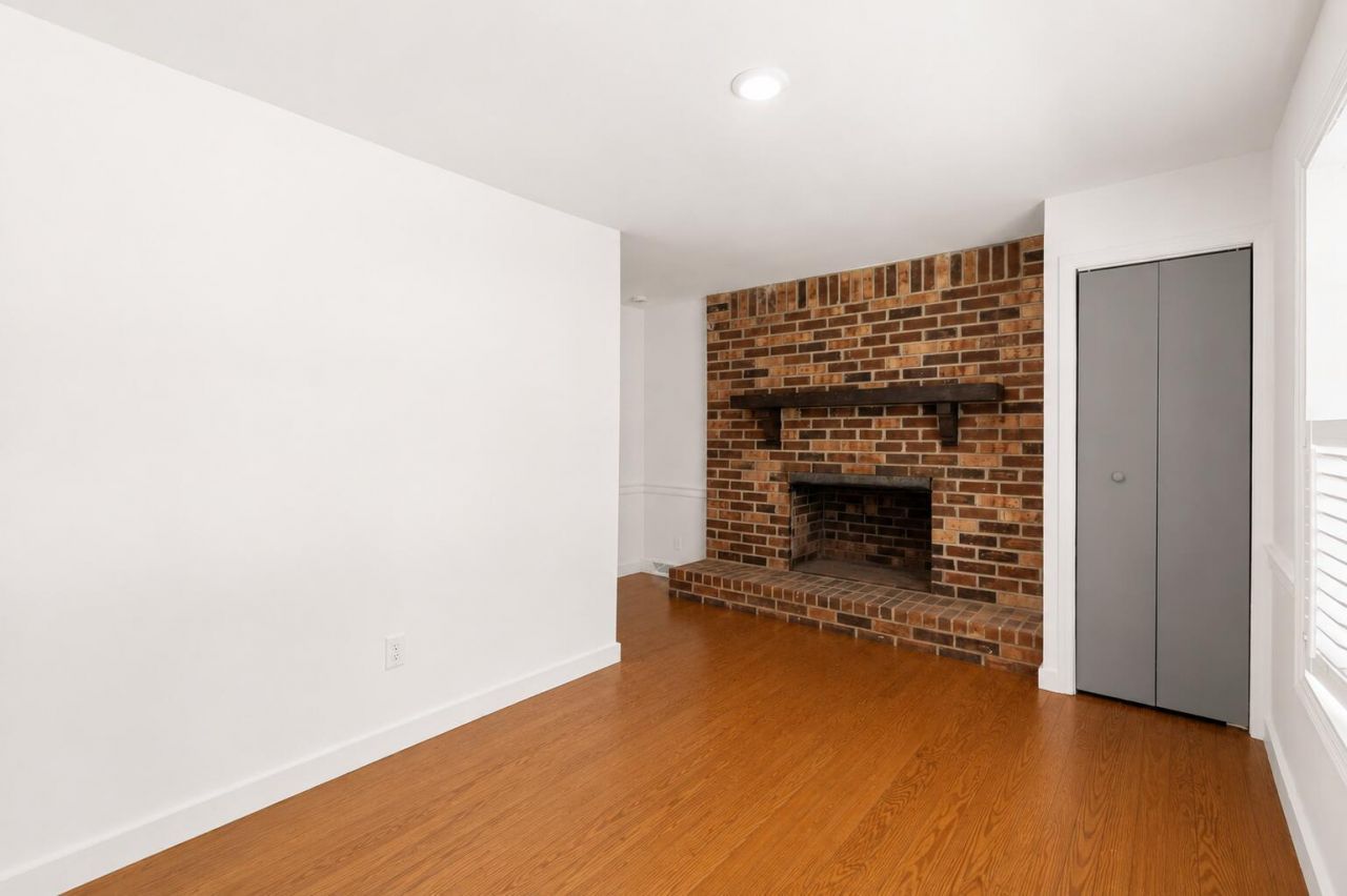 101 Lake Drive Photo 19