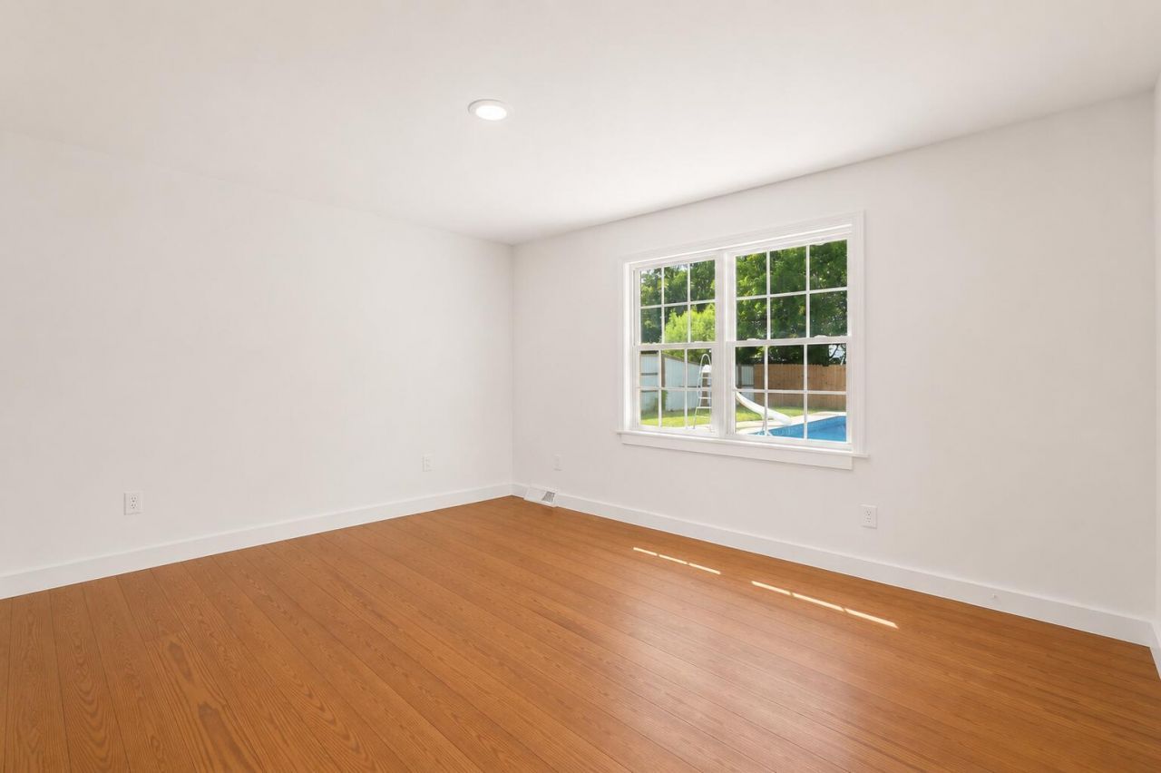 101 Lake Drive Photo 25