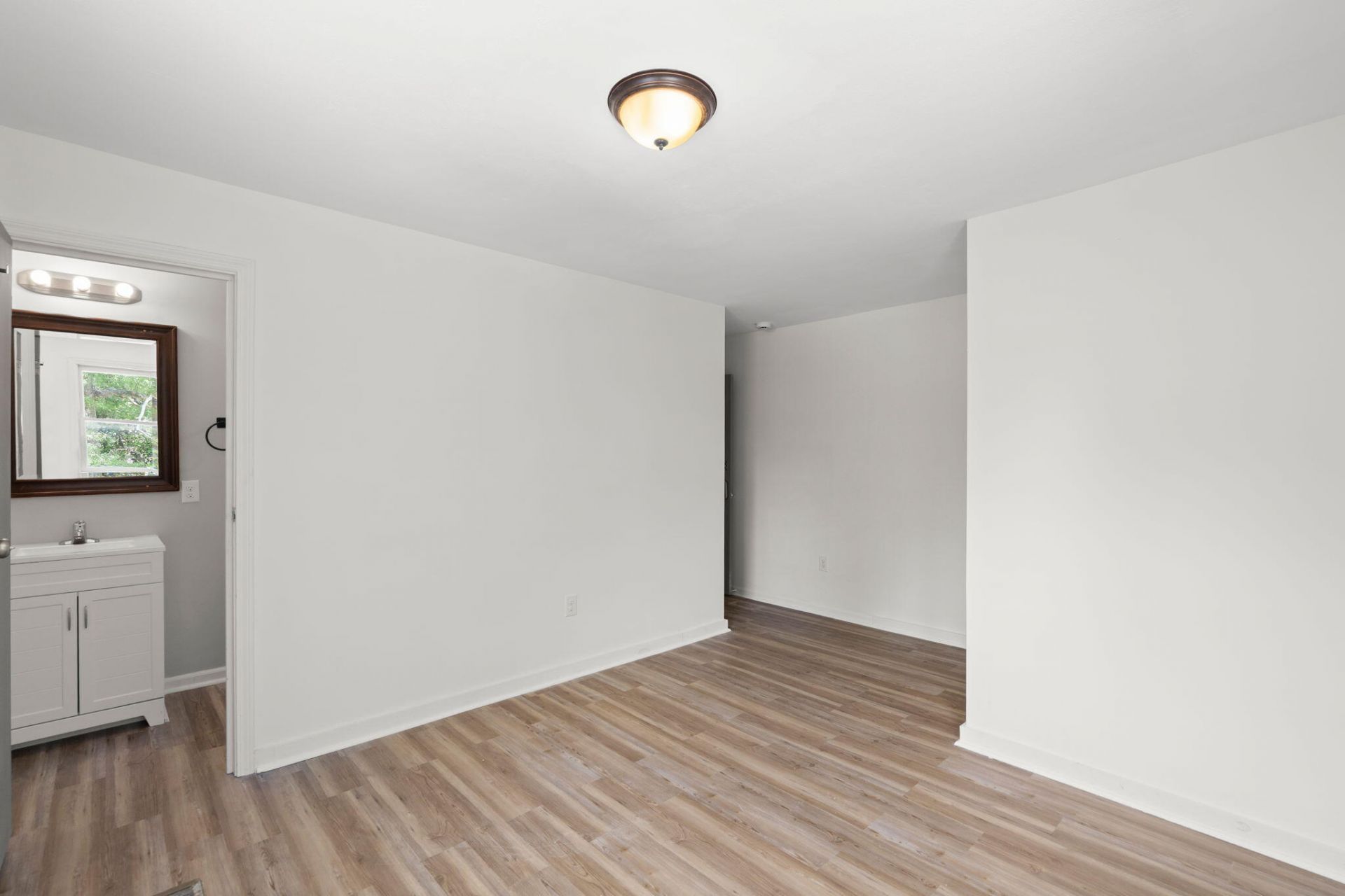 101 Lake Drive Photo 34