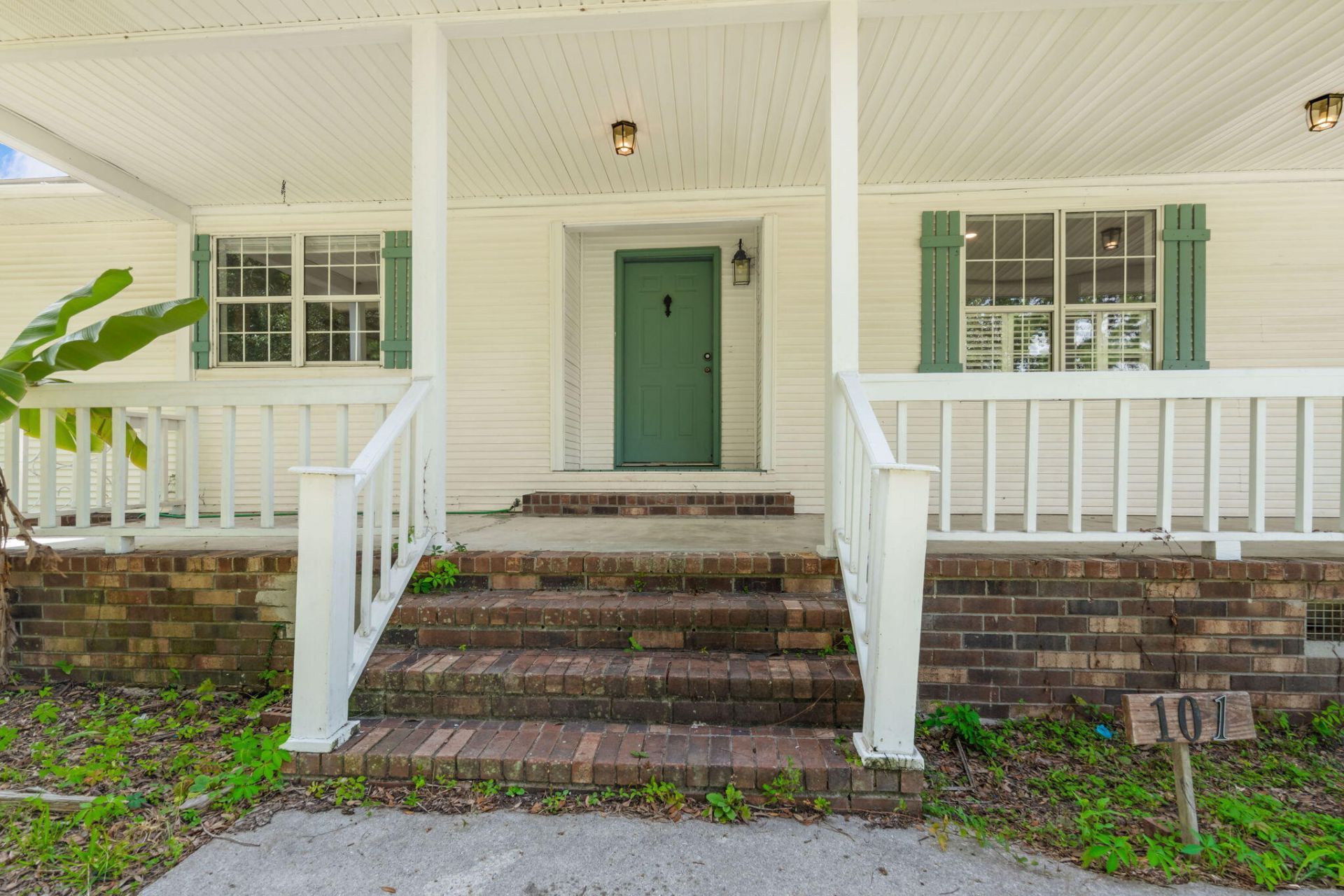 101 Lake Drive Photo 4