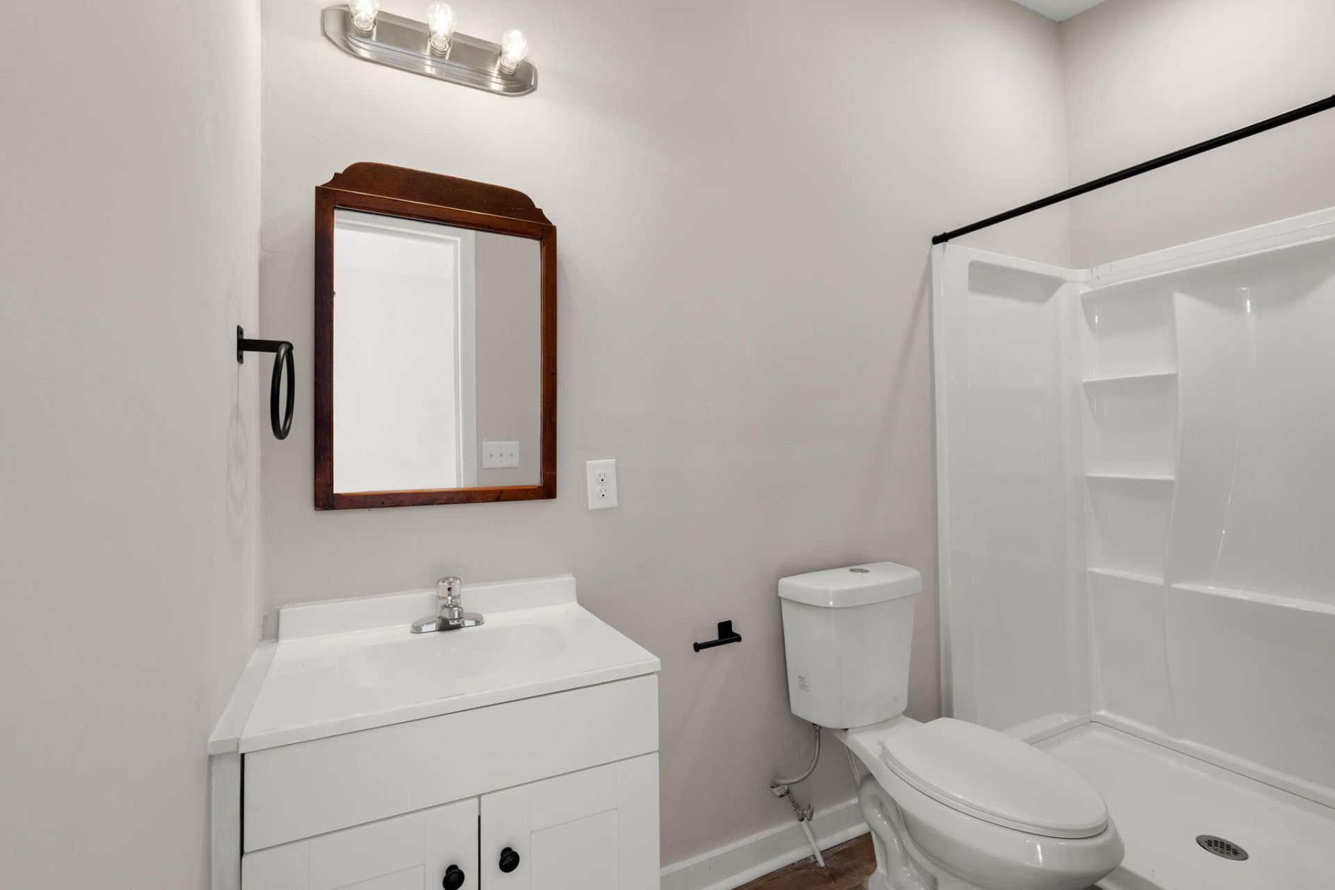 101 Lake Drive Photo 43
