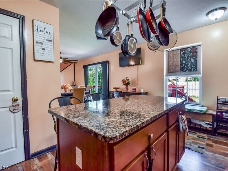23851 Rockside Road, Bedford Heights, OH 44128 Photo 10