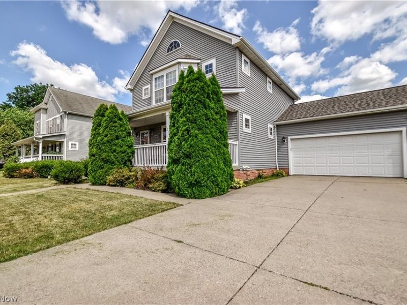 23851 Rockside Road, Bedford Heights, OH 44128 Photo 2