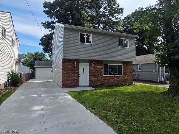 203 Paxton Road , Eastlake, OH 44095