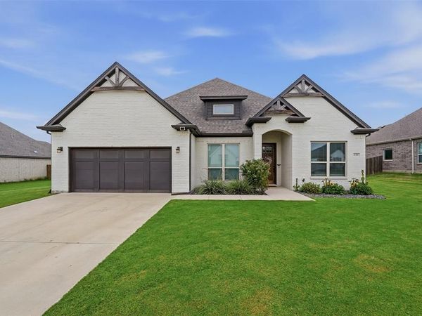 125 Oak View Drive, Godley, TX 76044