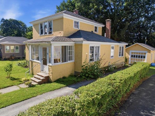 12 Hall Street, Bennington, VT 05257