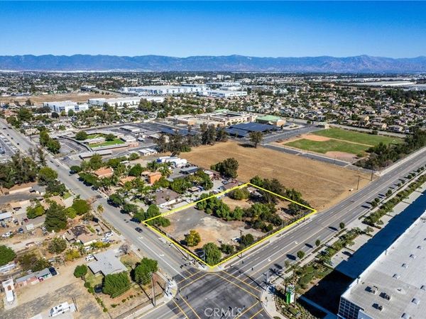 10899 Oleander Avenue, Fontana, CA 92335