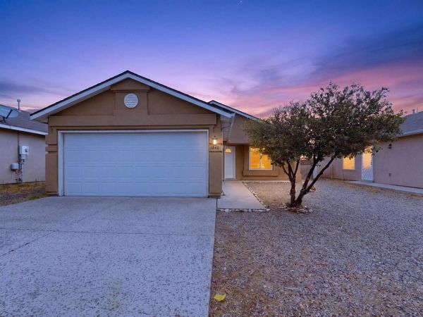 1840 Shadowcast Drive SW, Albuquerque, NM 87121