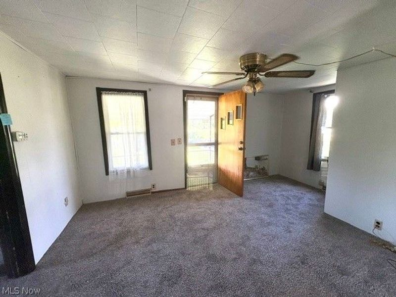 2047 Wilson Avenue NE, Warren, OH 44483 Photo 2