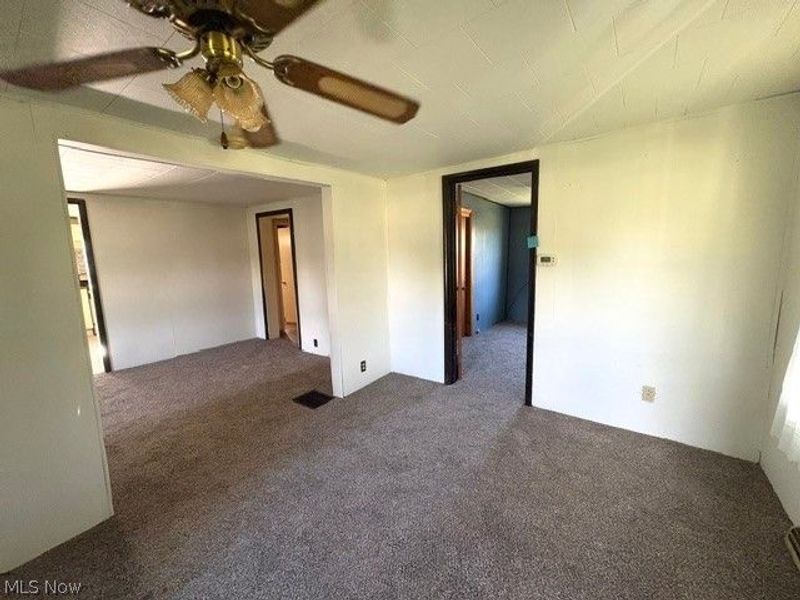 2047 Wilson Avenue NE, Warren, OH 44483 Photo 3