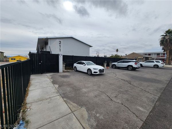 211 S 13th Street , Unit 4, Las Vegas, NV 89101