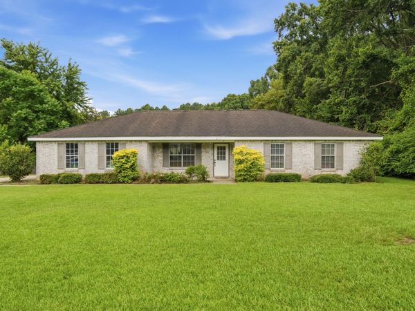 32 Corinth Rd., Petal, MS 39465
