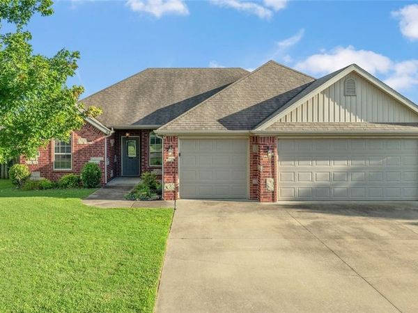 410 Torino Place , Centerton, AR 72719