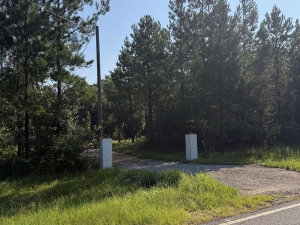 27731 Linholm Road, Robertsdale, AL 36567