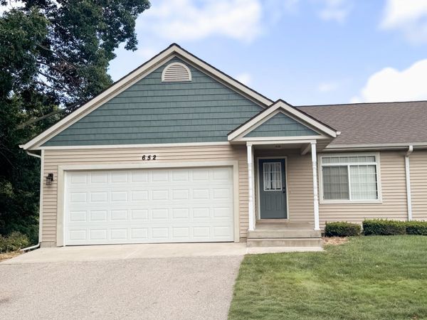 652 Oriole Court, Unit 10, Middleville, MI 49333