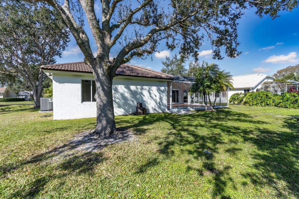 1255 SW Maplewood Drive, Port Saint Lucie, FL 34986 Photo