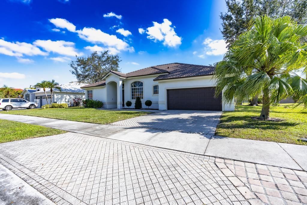 1255 SW Maplewood Drive, Port Saint Lucie, FL 34986 Photo