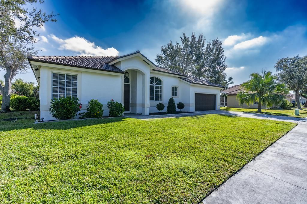 1255 SW Maplewood Drive, Port Saint Lucie, FL 34986 Photo