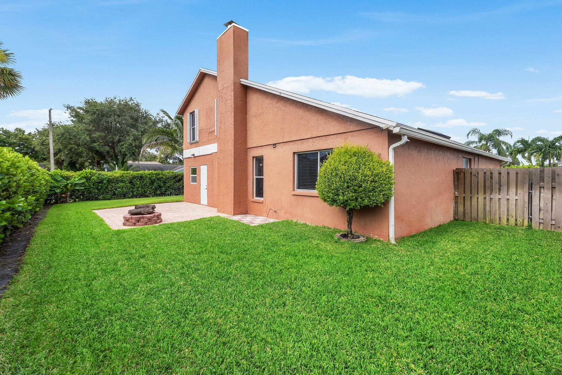 139 Royal Pine Circle S, Royal Palm Beach, FL 33411 Photo
