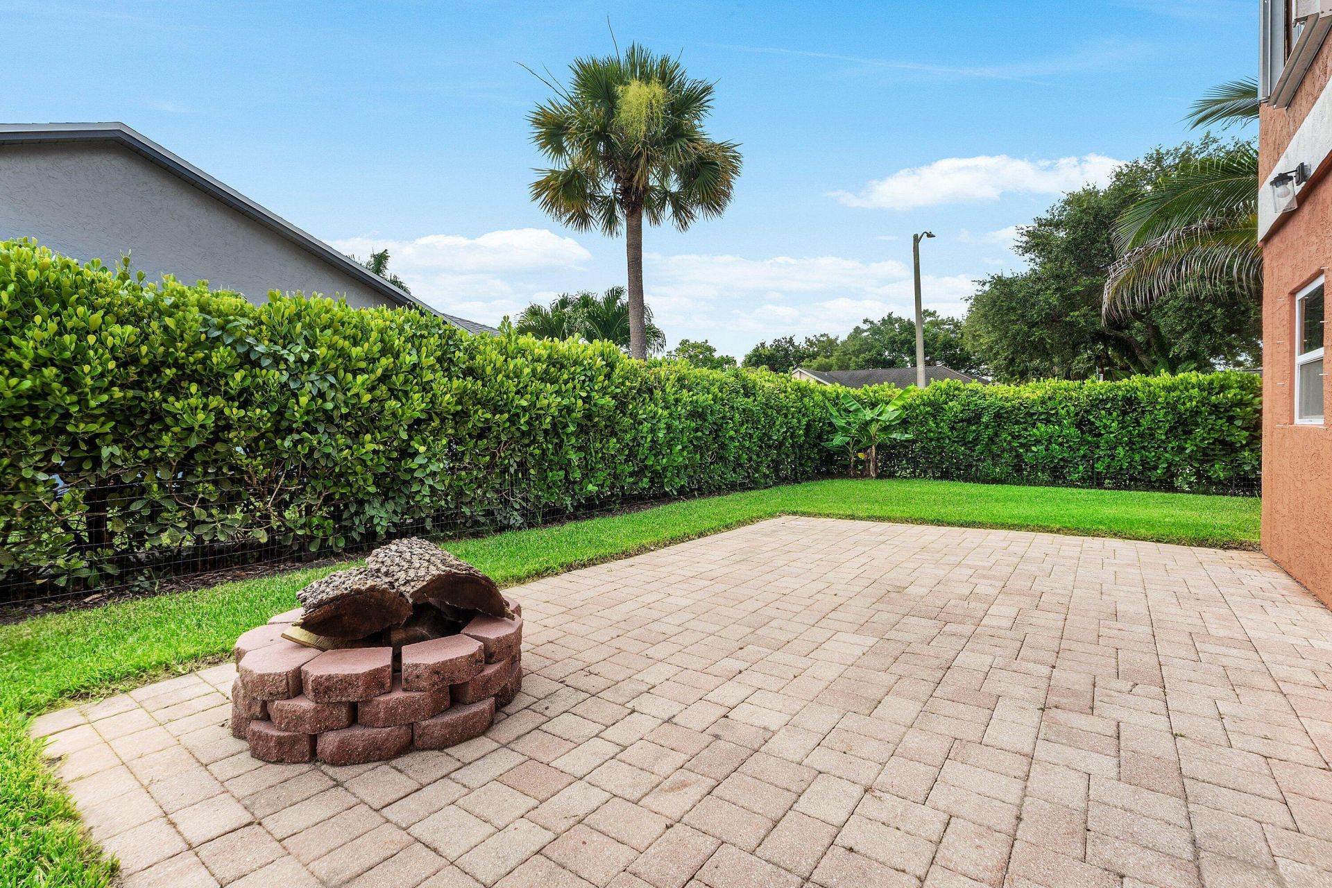 139 Royal Pine Circle S, Royal Palm Beach, FL 33411 Photo