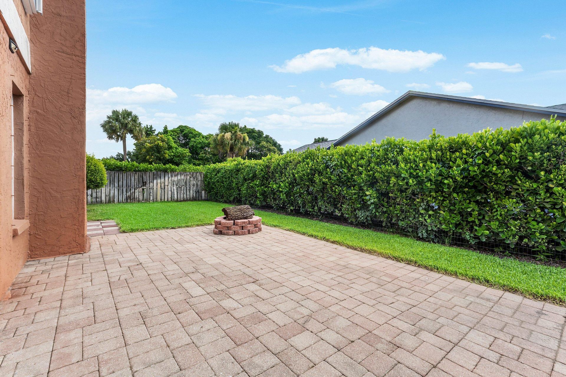 139 Royal Pine Circle S, Royal Palm Beach, FL 33411 Photo