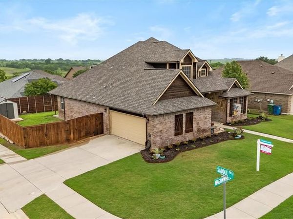 4023 Wagon Wheel Drive, Sanger, TX 76266