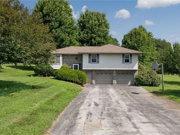 5 SE Hilltop Terrace Road, St Joseph, MO 64507