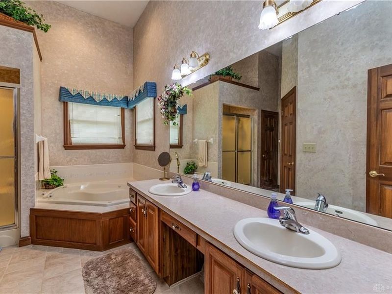 2464 Shenandoah Drive, Troy, OH 45373 Photo 25