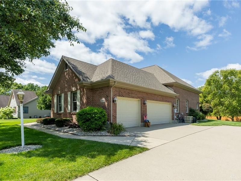 2464 Shenandoah Drive, Troy, OH 45373 Photo 6