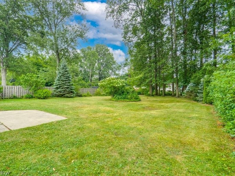 26941 Adele Lane, Olmsted Falls, OH 44138 Photo 3