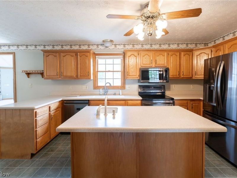 457 Lisbon Drive, Tallmadge, OH 44278 Photo 11