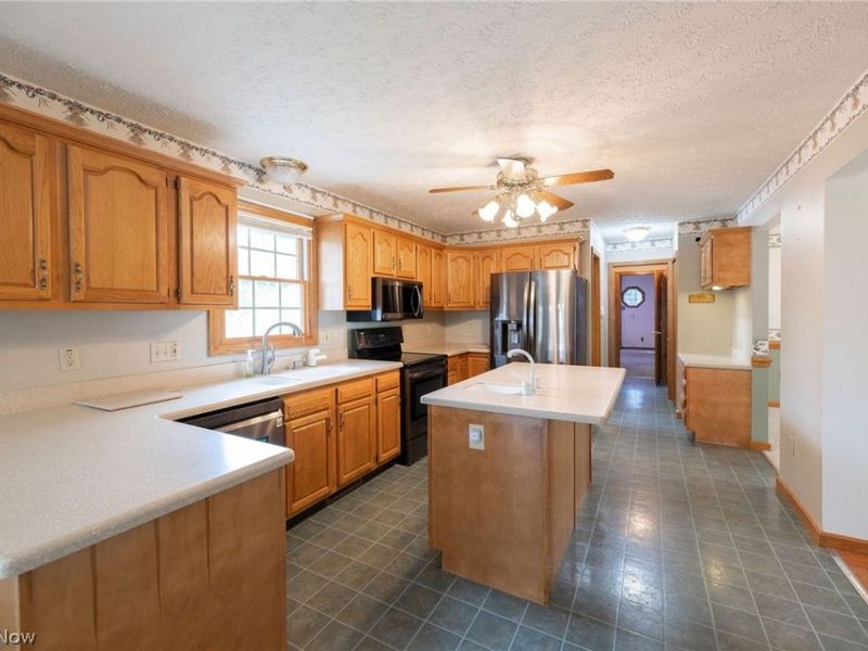 457 Lisbon Drive, Tallmadge, OH 44278 Photo 12
