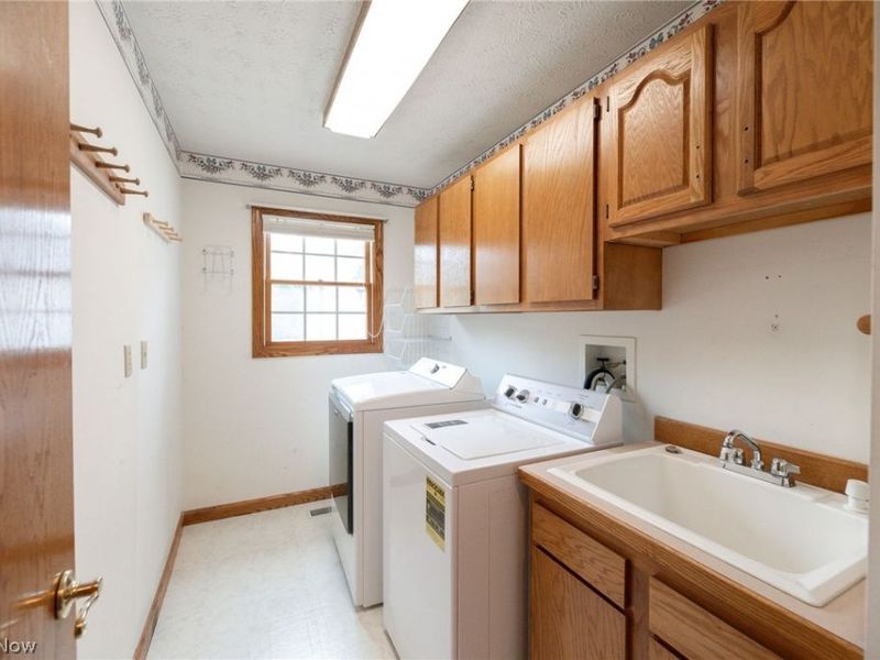 457 Lisbon Drive, Tallmadge, OH 44278 Photo 16