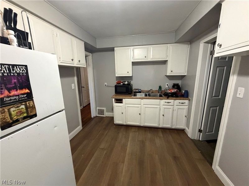 608 E. 120th Street, Cleveland, OH 44108 Photo 3