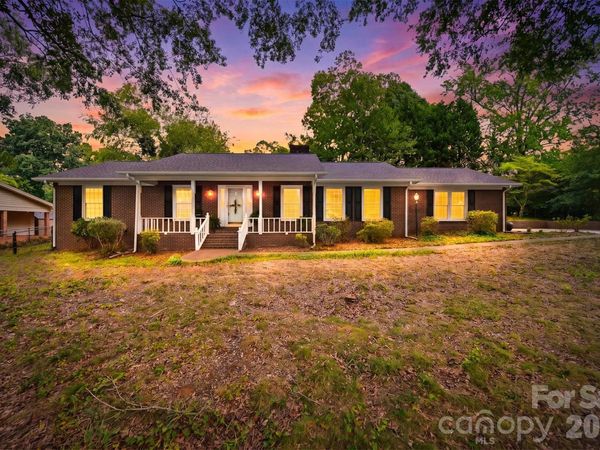 1756 12th Street Drive NW, Hickory, NC 28601