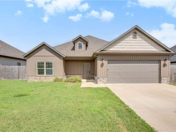 1230 Mt Hood Drive , Centerton, AR 72719