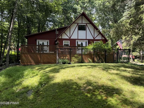 107 Water Wheel Court , Milford, PA 18337