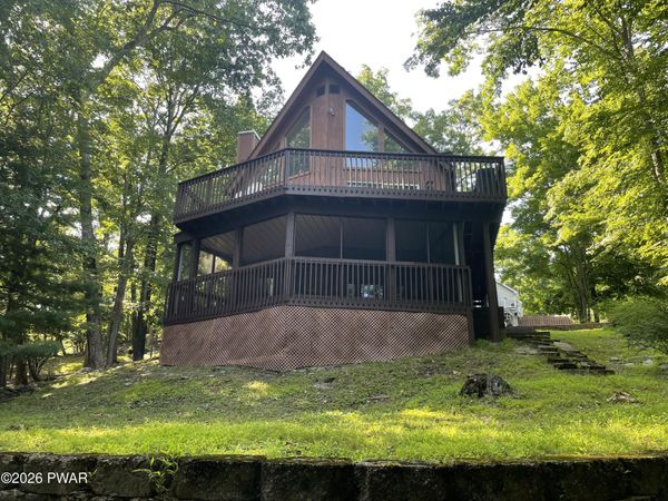 100 Kiel Lane , Dingmans Ferry, PA 18328
