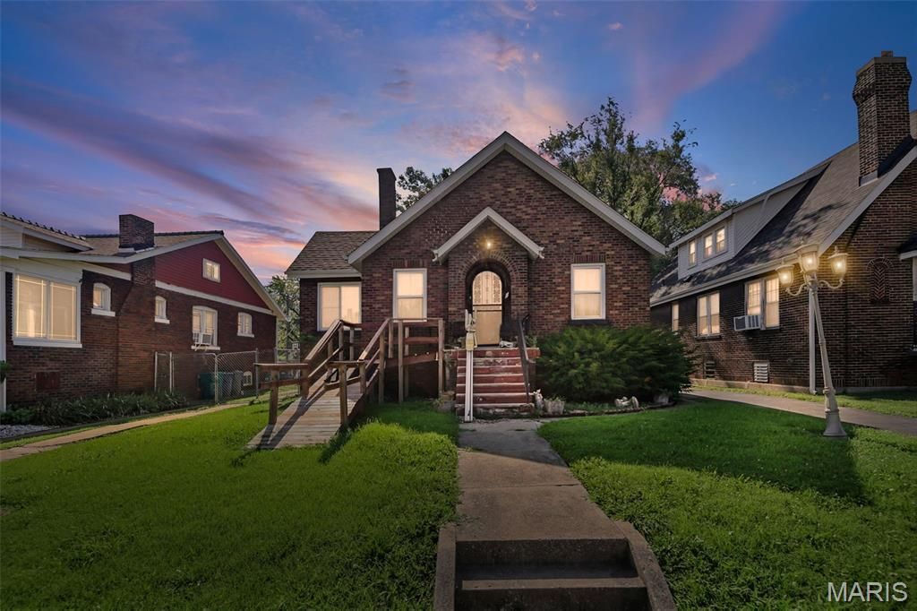 734 Vogel Place , East St Louis, IL 62205 Main Photo